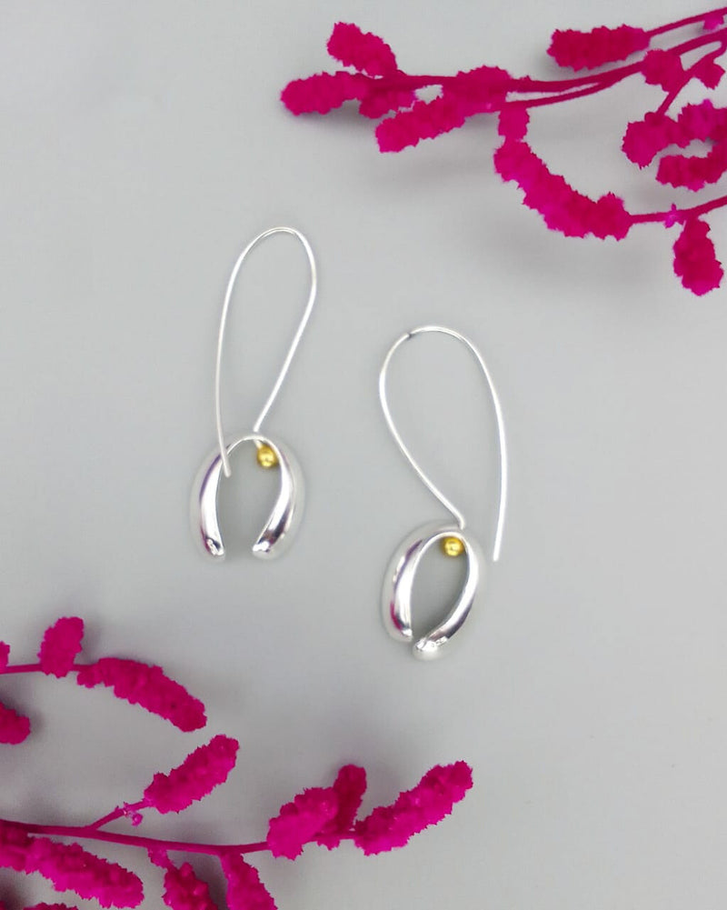 Sculpted Silver Semi-Unwind Drop Earring: Unleash Modern Elegance